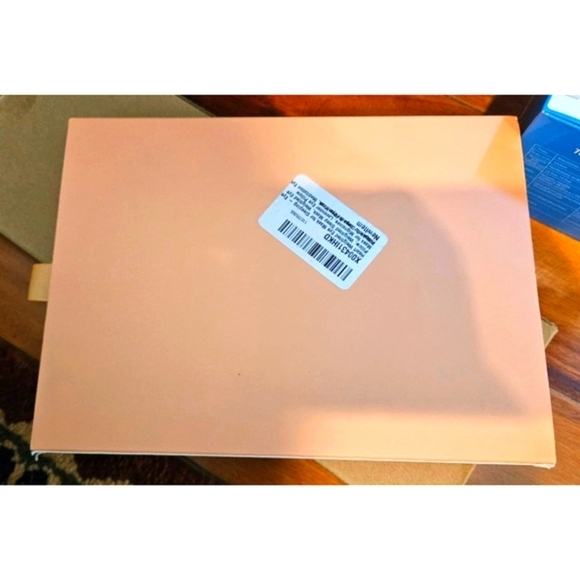 Heart Weighted Eye Mask for Sleeping - Picture 3 of 9